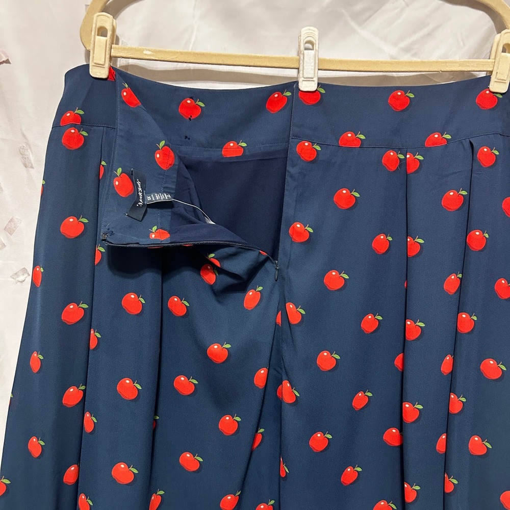 ModCloth Womens A-Line Skirt 3X Navy Blue Red Apple Print Pleated Retro Preppy - Picture 6 of 10